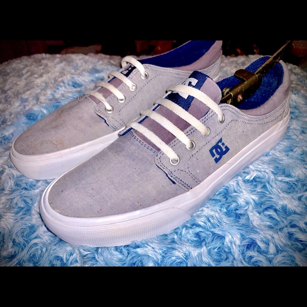 DC SKATE IN DENIM...WOMENS SIZE 9